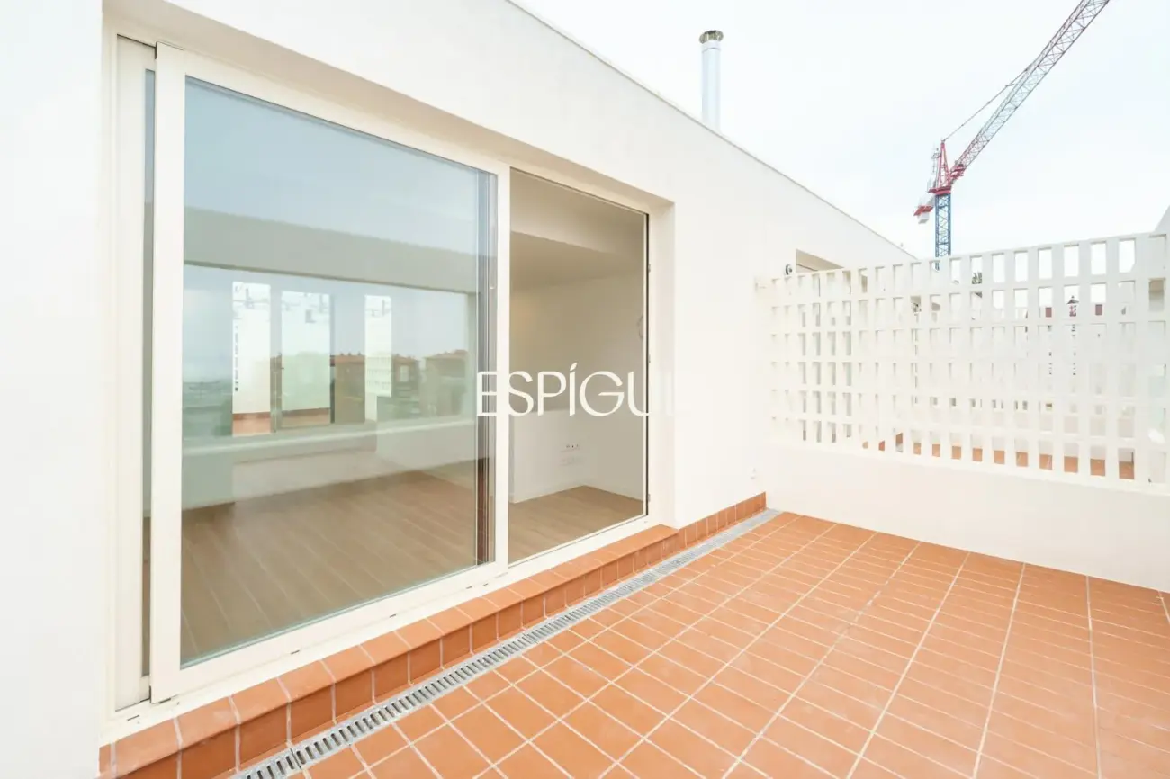 Casa adosada de obra nueva con piscina comunitaria frente al Port Balís, en Sant Andreu de Llavaneres