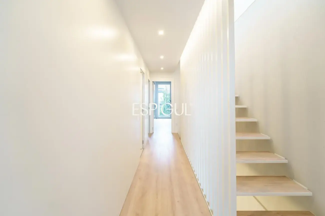 Casa adosada de obra nueva con piscina comunitaria frente al Port Balís, en Sant Andreu de Llavaneres
