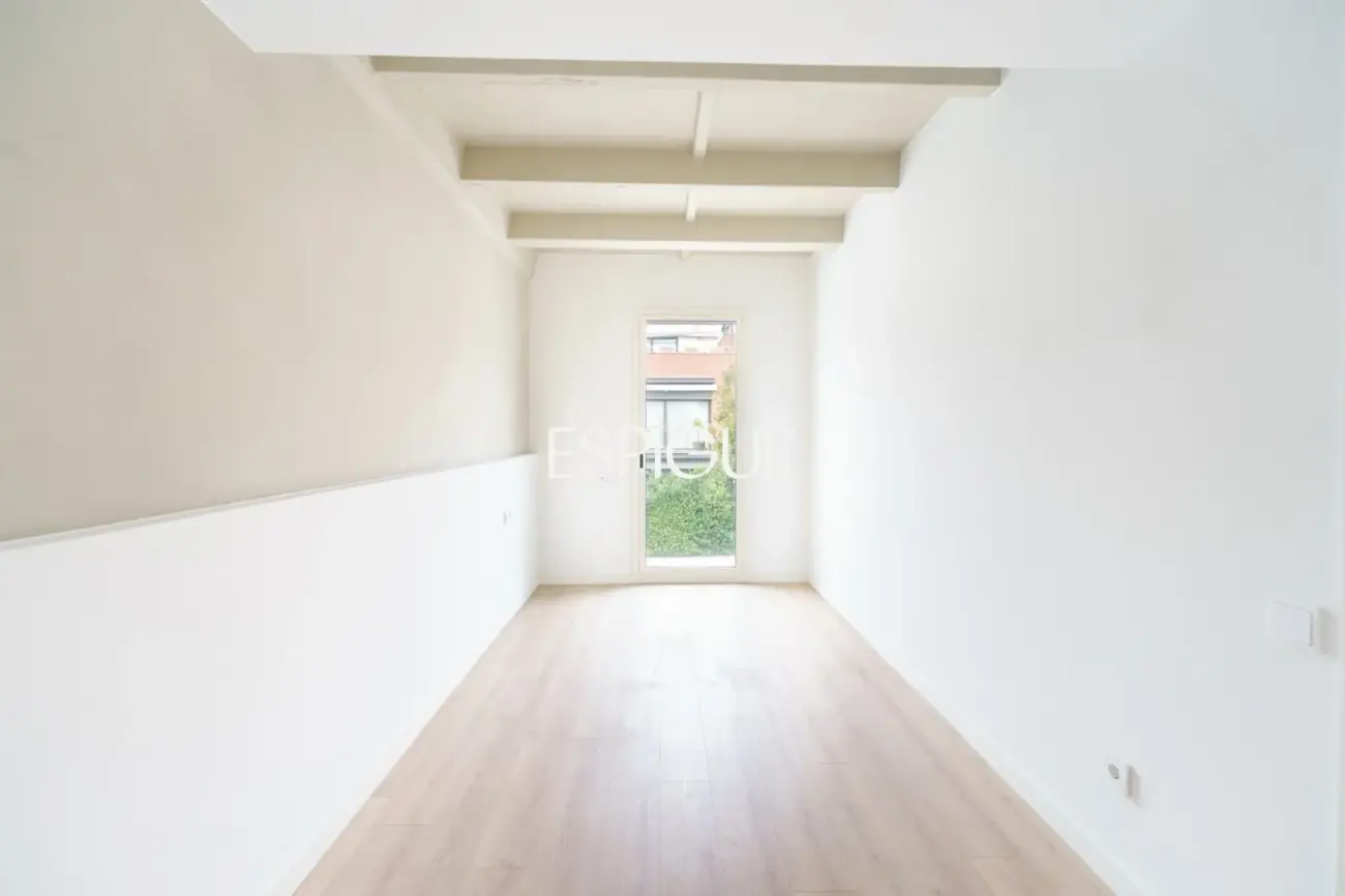 Casa adosada de obra nueva con piscina comunitaria frente al Port Balís, en Sant Andreu de Llavaneres