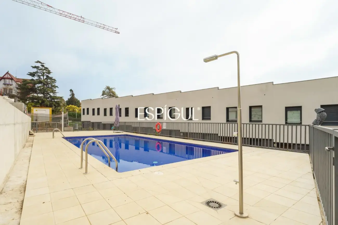 Casa adosada de obra nueva con piscina comunitaria frente al Port Balís, en Sant Andreu de Llavaneres