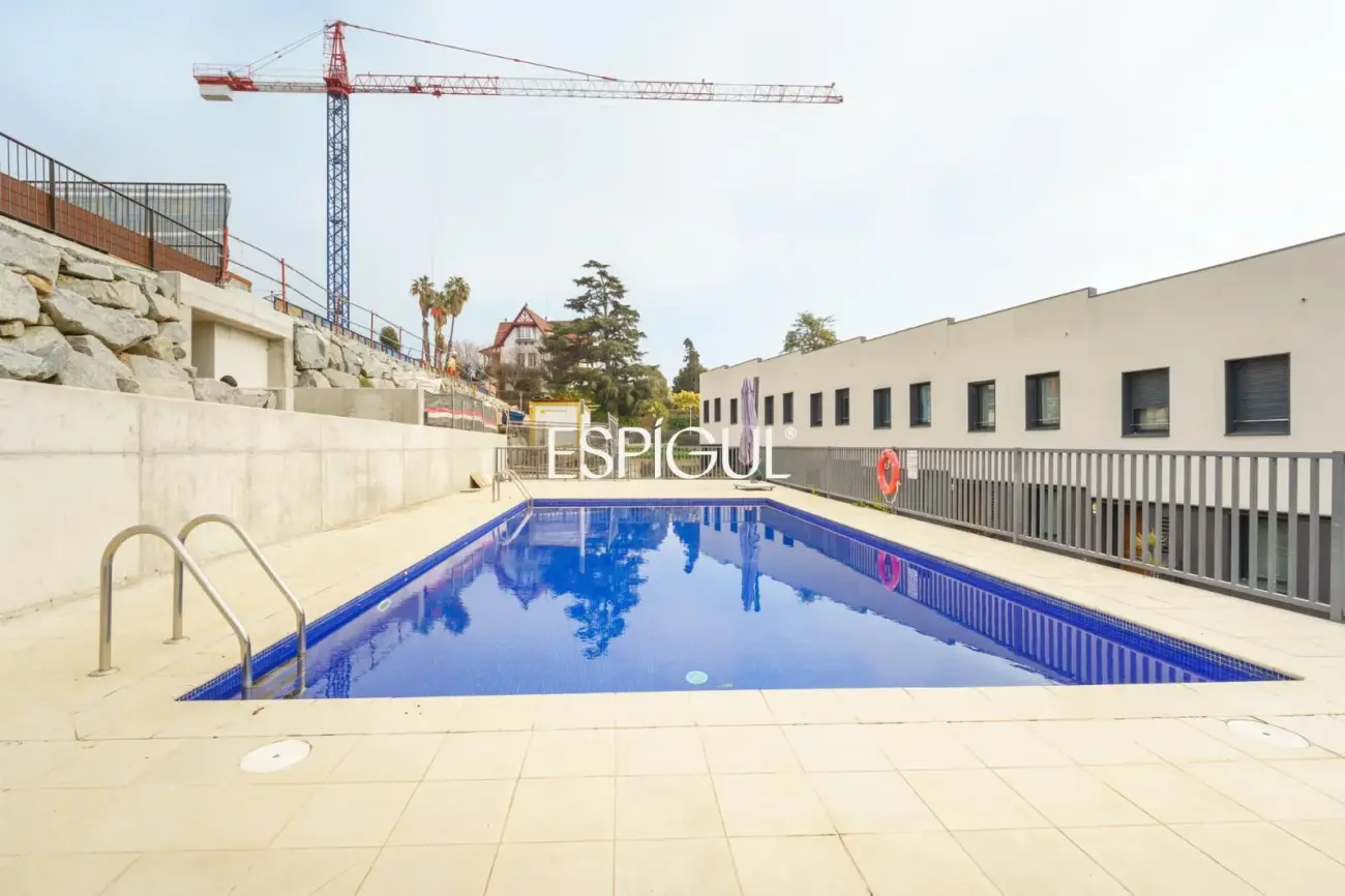 Casa adosada de obra nueva con piscina comunitaria frente al Port Balís, en Sant Andreu de Llavaneres
