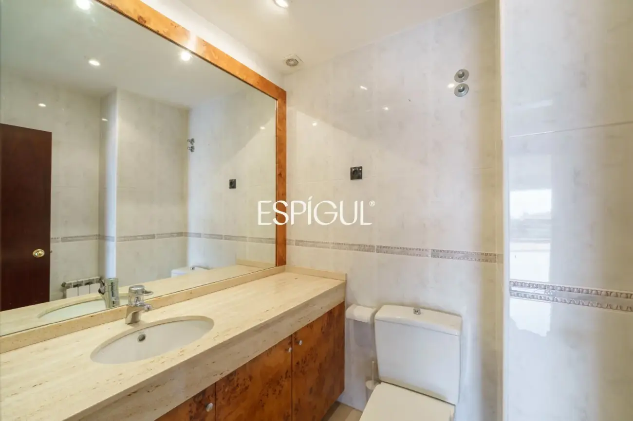 5-bedroom house with garden and communal pool in Teià