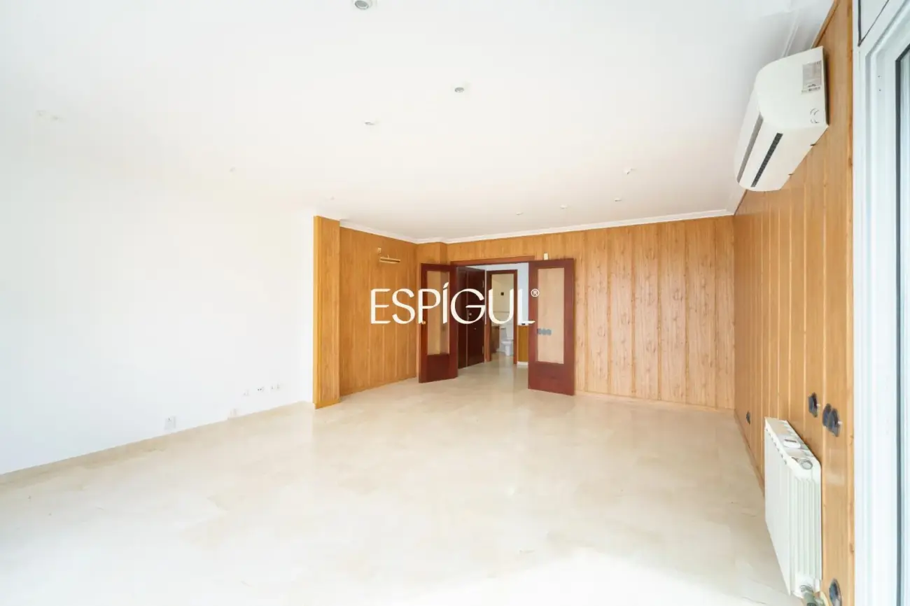 5-bedroom house with garden and communal pool in Teià