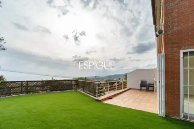 5-bedroom house with garden and communal pool in Teià
