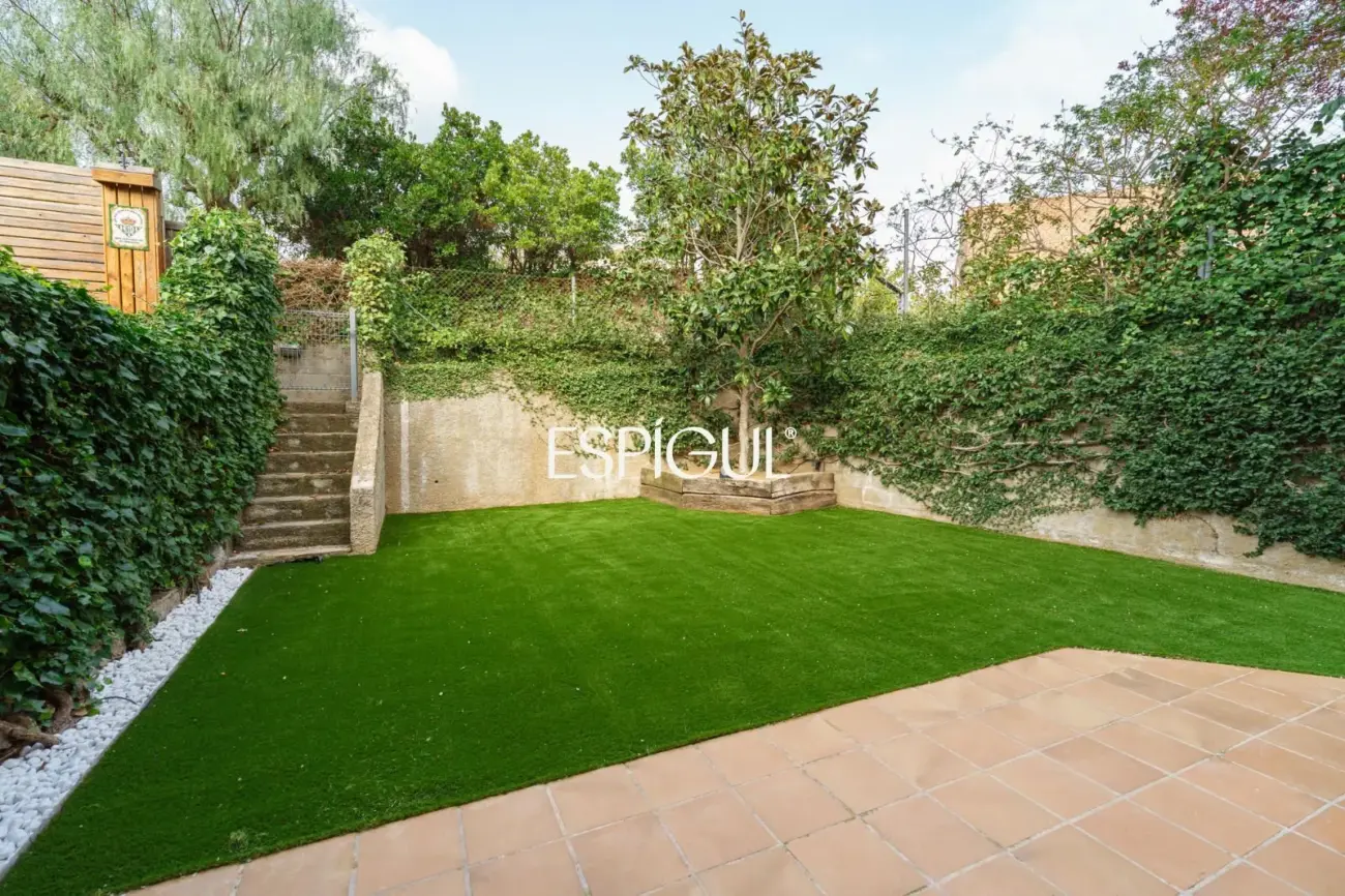 5-bedroom house with garden and communal pool in Teià