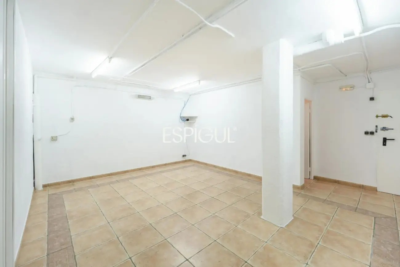 5-bedroom house with garden and communal pool in Teià