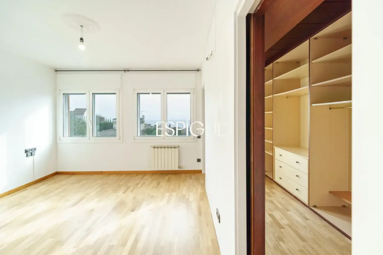 5-bedroom house with garden and communal pool in Teià