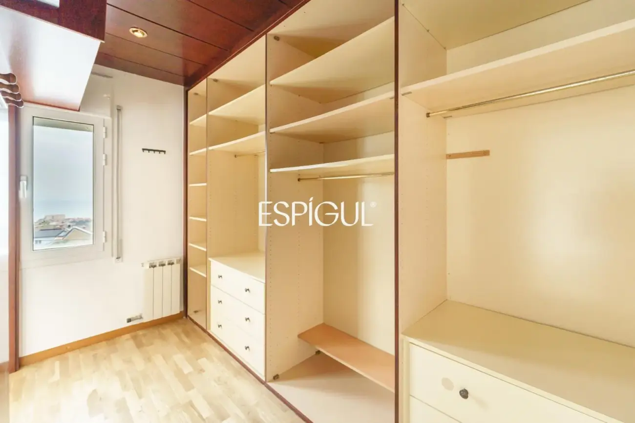 5-bedroom house with garden and communal pool in Teià