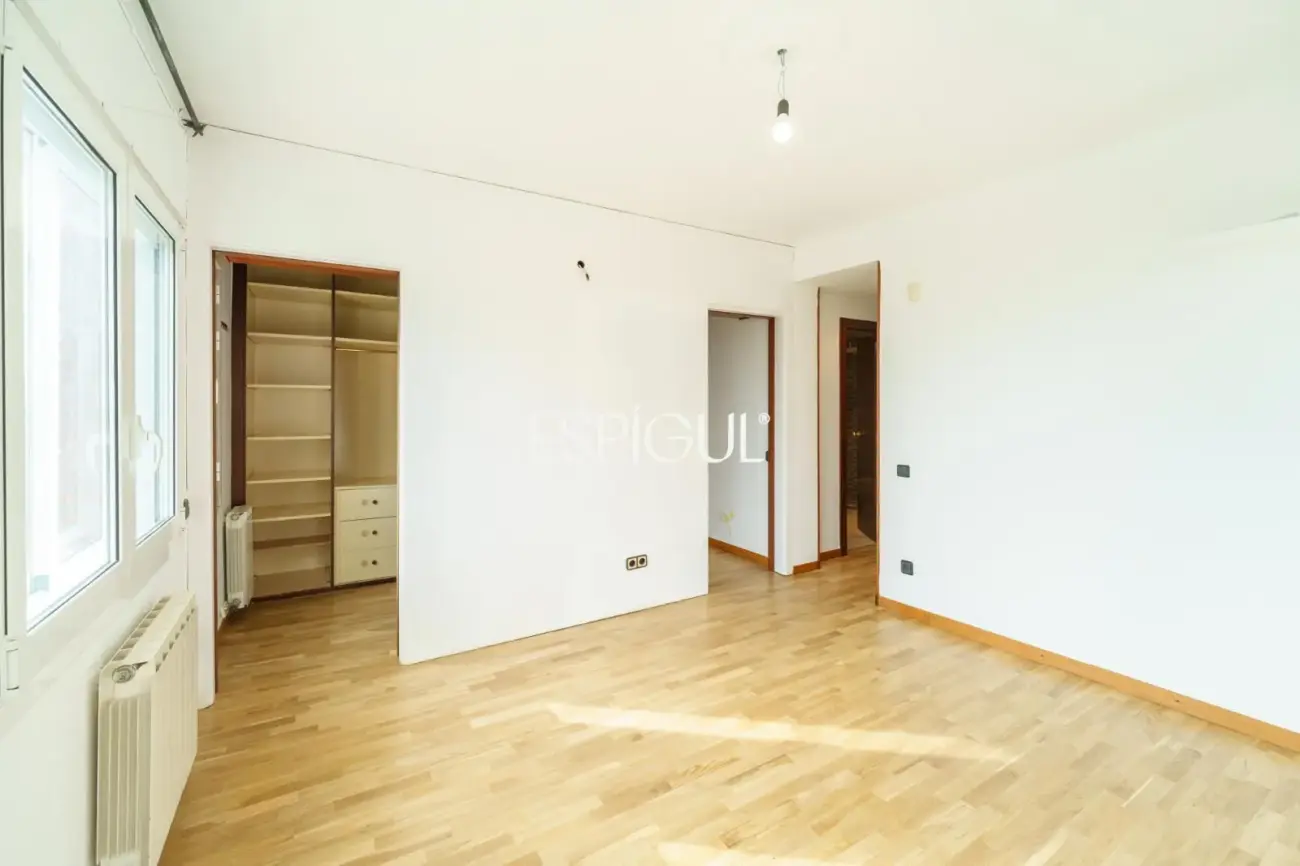 5-bedroom house with garden and communal pool in Teià