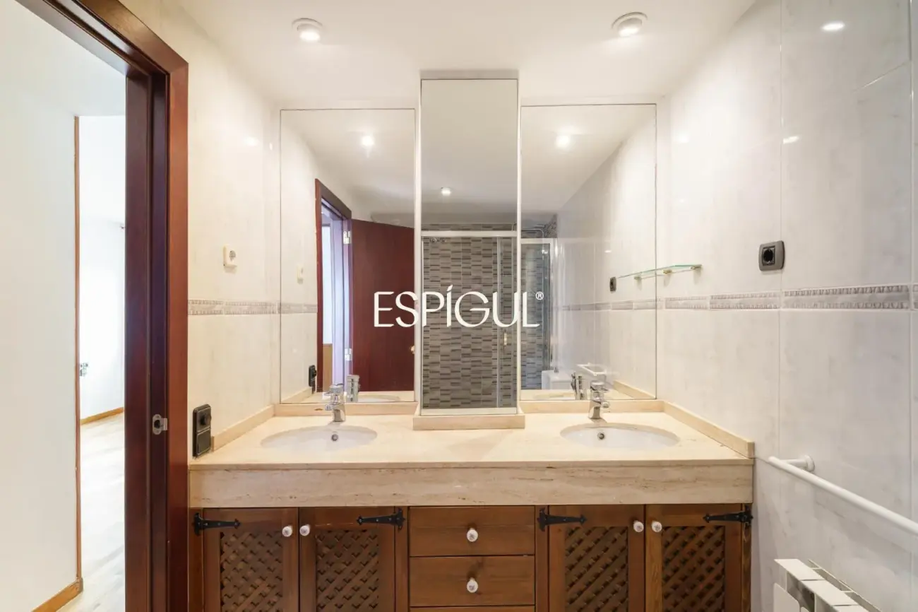 5-bedroom house with garden and communal pool in Teià