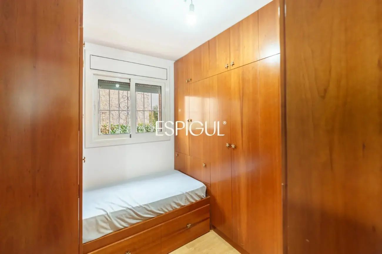 5-bedroom house with garden and communal pool in Teià