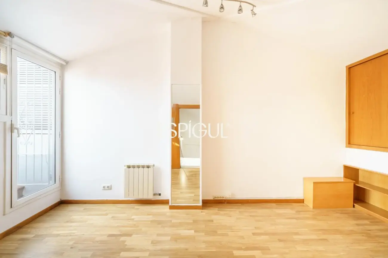 5-bedroom house with garden and communal pool in Teià