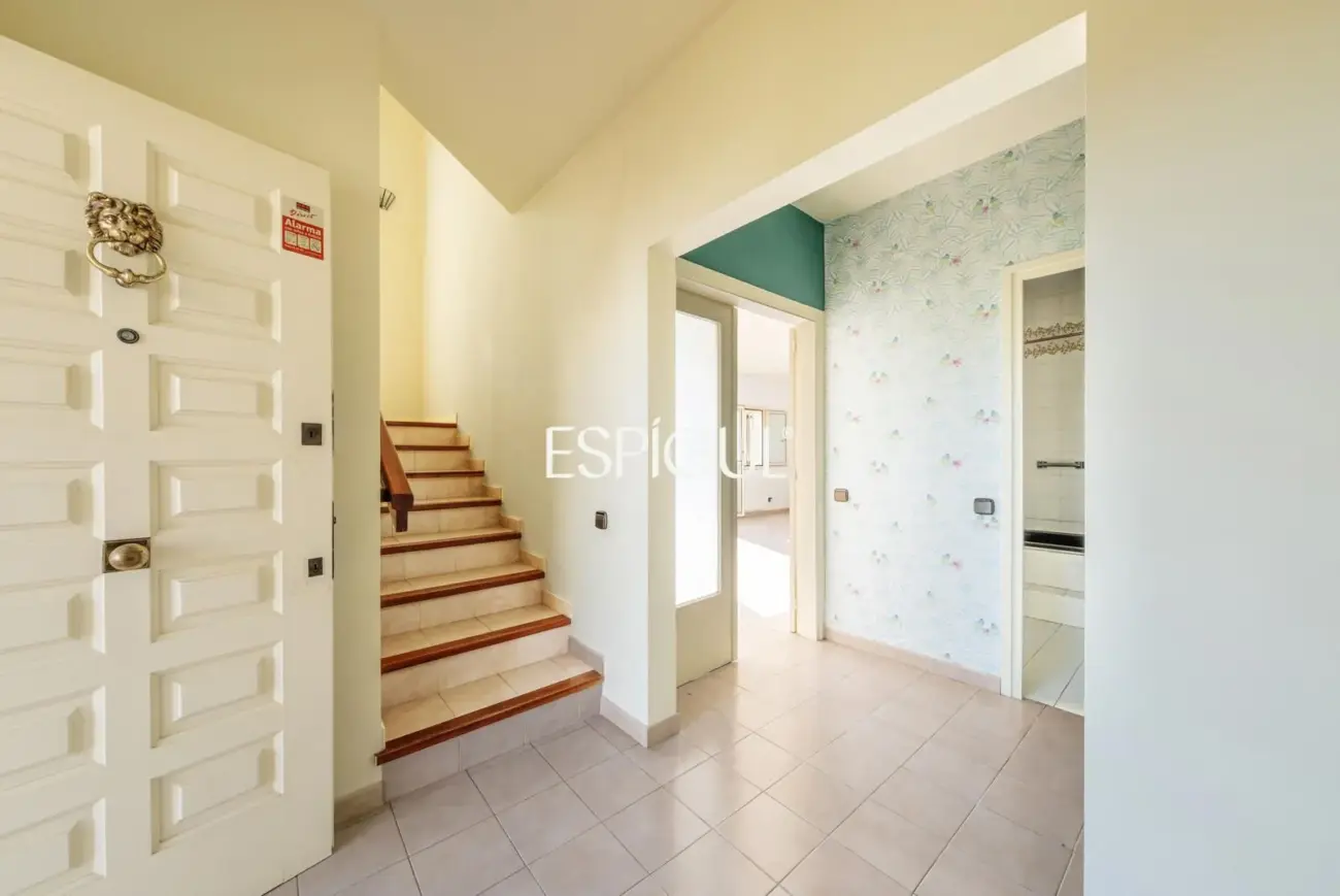 Casa independent a reformar amb excel·lents vistes al mar a Alella