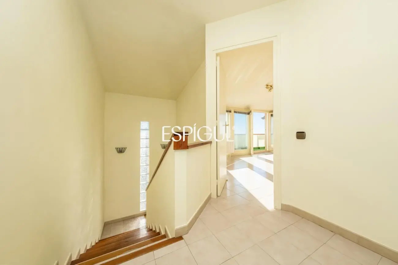 Casa independent a reformar amb excel·lents vistes al mar a Alella