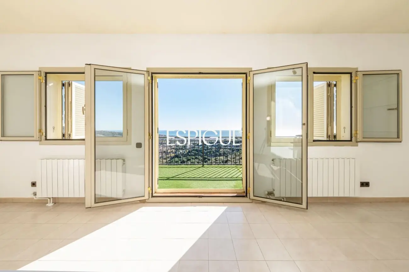 Casa independent a reformar amb excel·lents vistes al mar a Alella