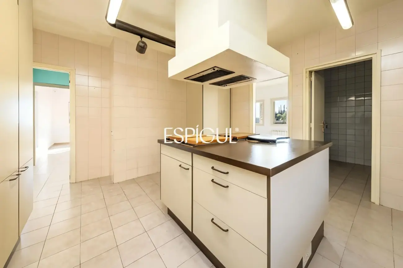 Casa independent a reformar amb excel·lents vistes al mar a Alella