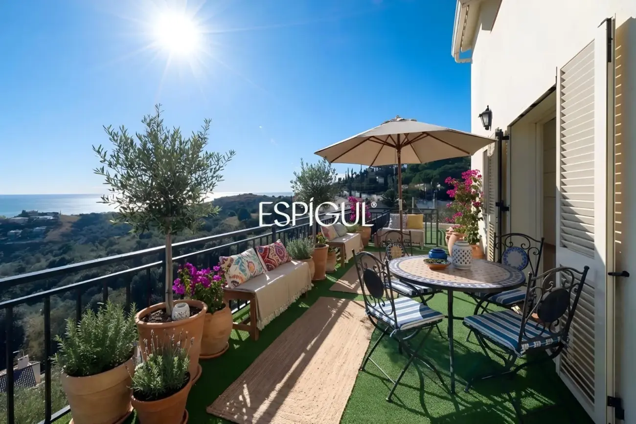 Casa independent a reformar amb excel·lents vistes al mar a Alella