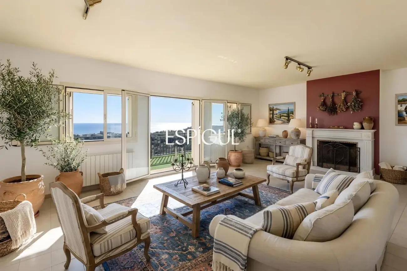 Casa independent a reformar amb excel·lents vistes al mar a Alella