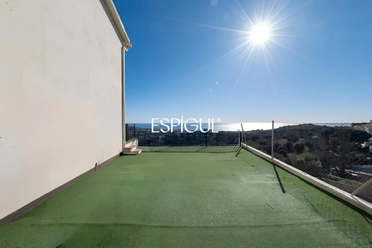 Casa independent a reformar amb excel·lents vistes al mar a Alella