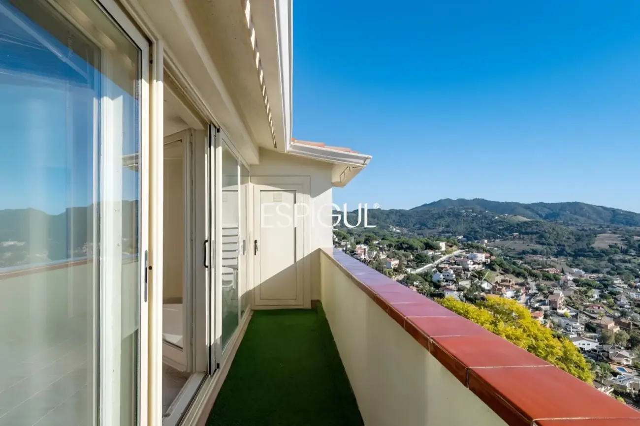 Casa independent a reformar amb excel·lents vistes al mar a Alella