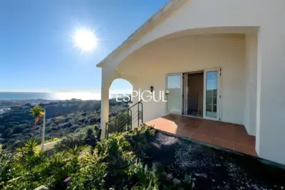 Maison individuelle à rénover avec excellentes vues sur la mer à Alella