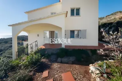 Casa independent a reformar amb excel·lents vistes al mar a Alella