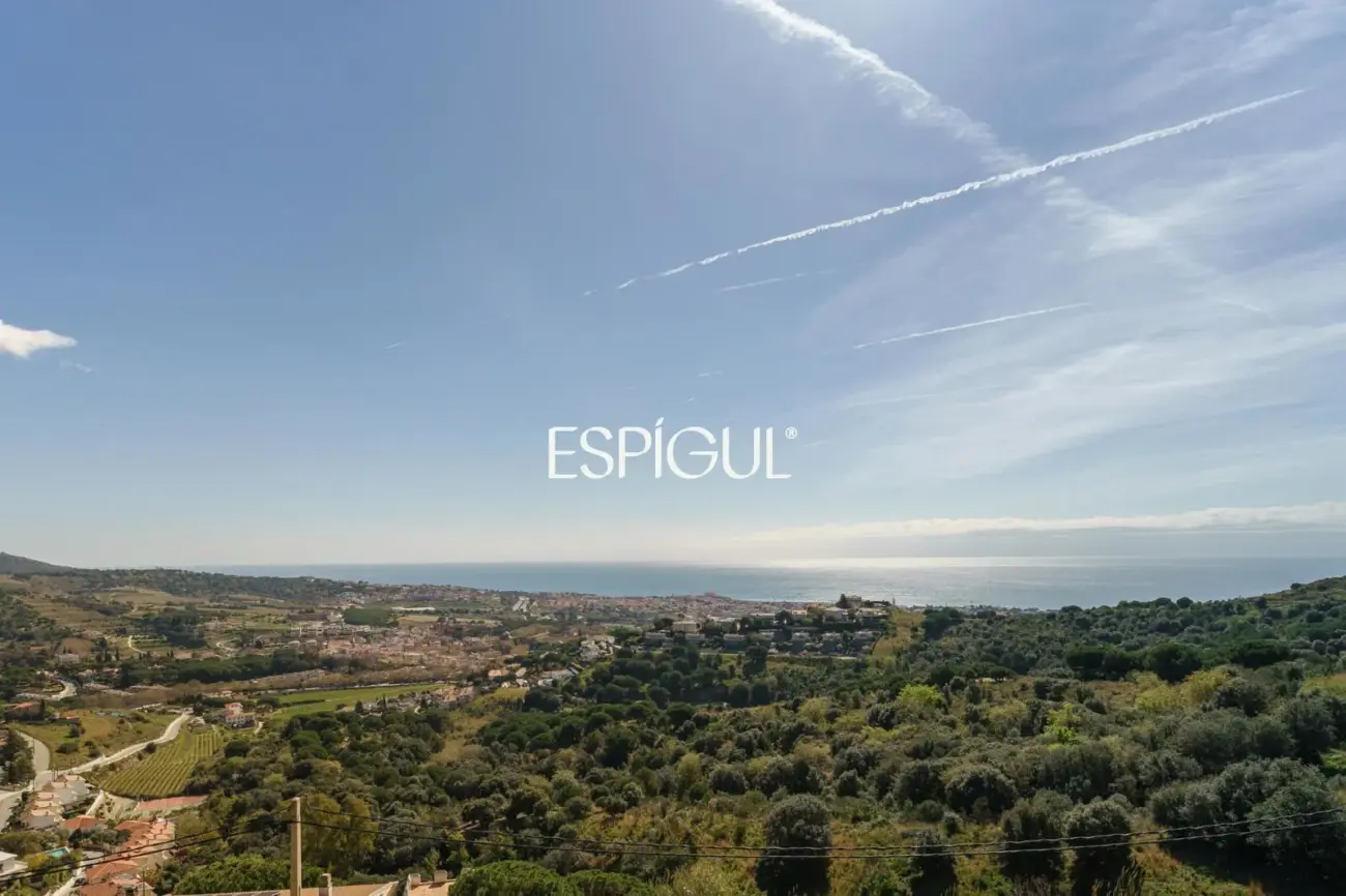 Maison individuelle à rénover avec excellentes vues sur la mer à Alella