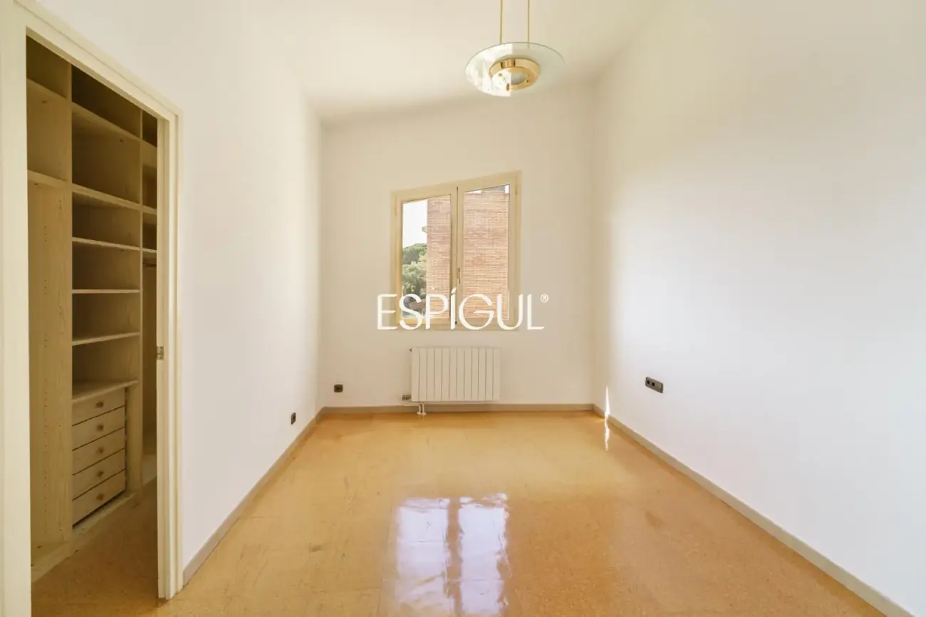 Maison individuelle à rénover avec excellentes vues sur la mer à Alella