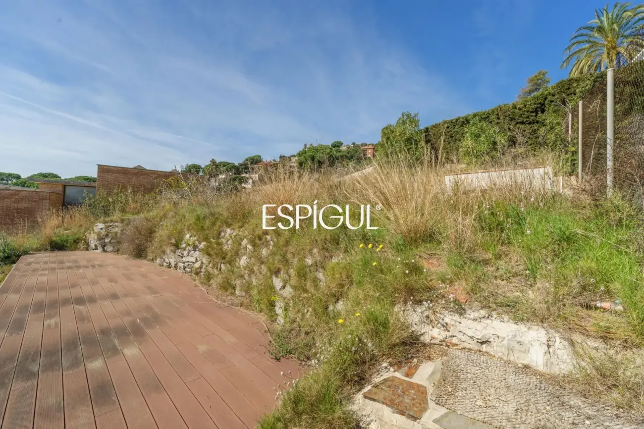 Maison individuelle à rénover avec excellentes vues sur la mer à Alella