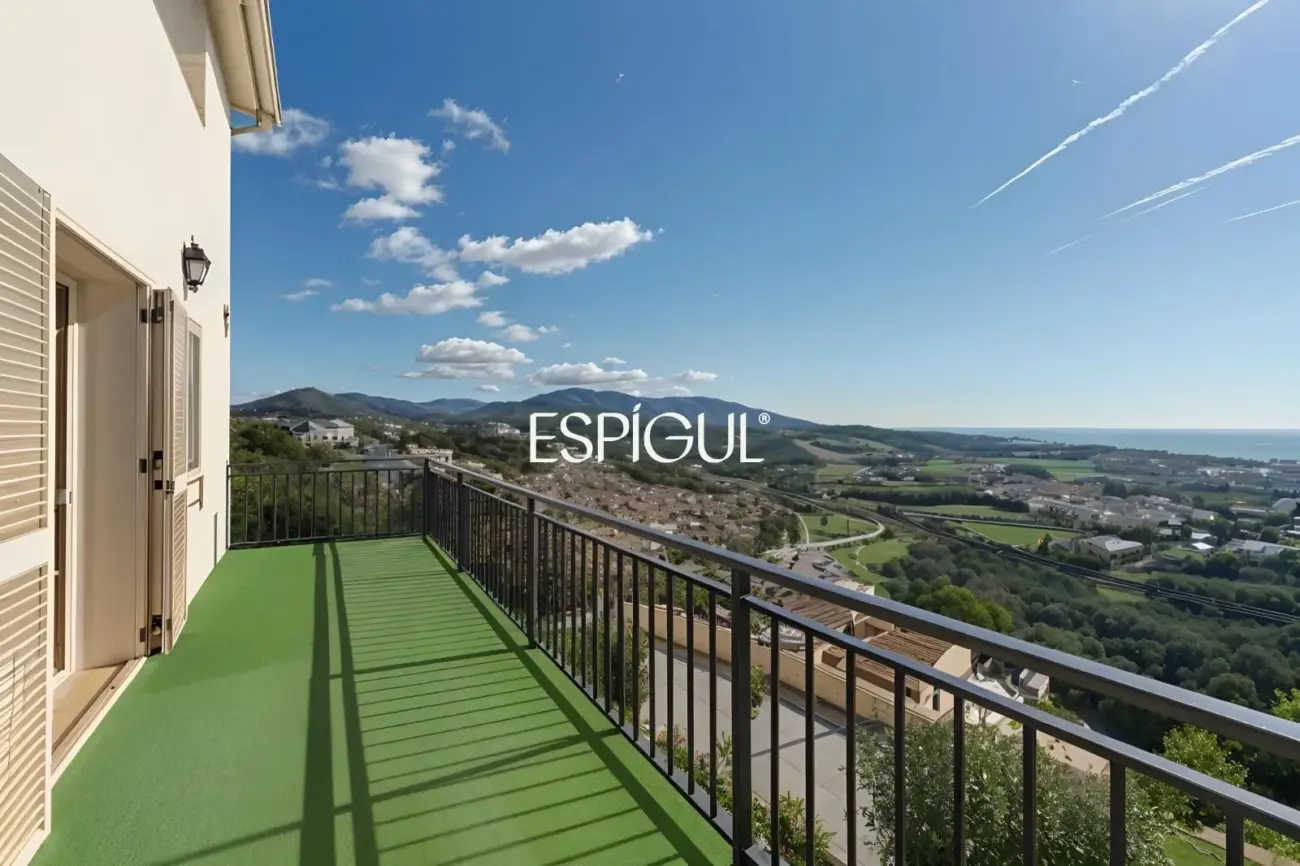 Maison individuelle à rénover avec excellentes vues sur la mer à Alella