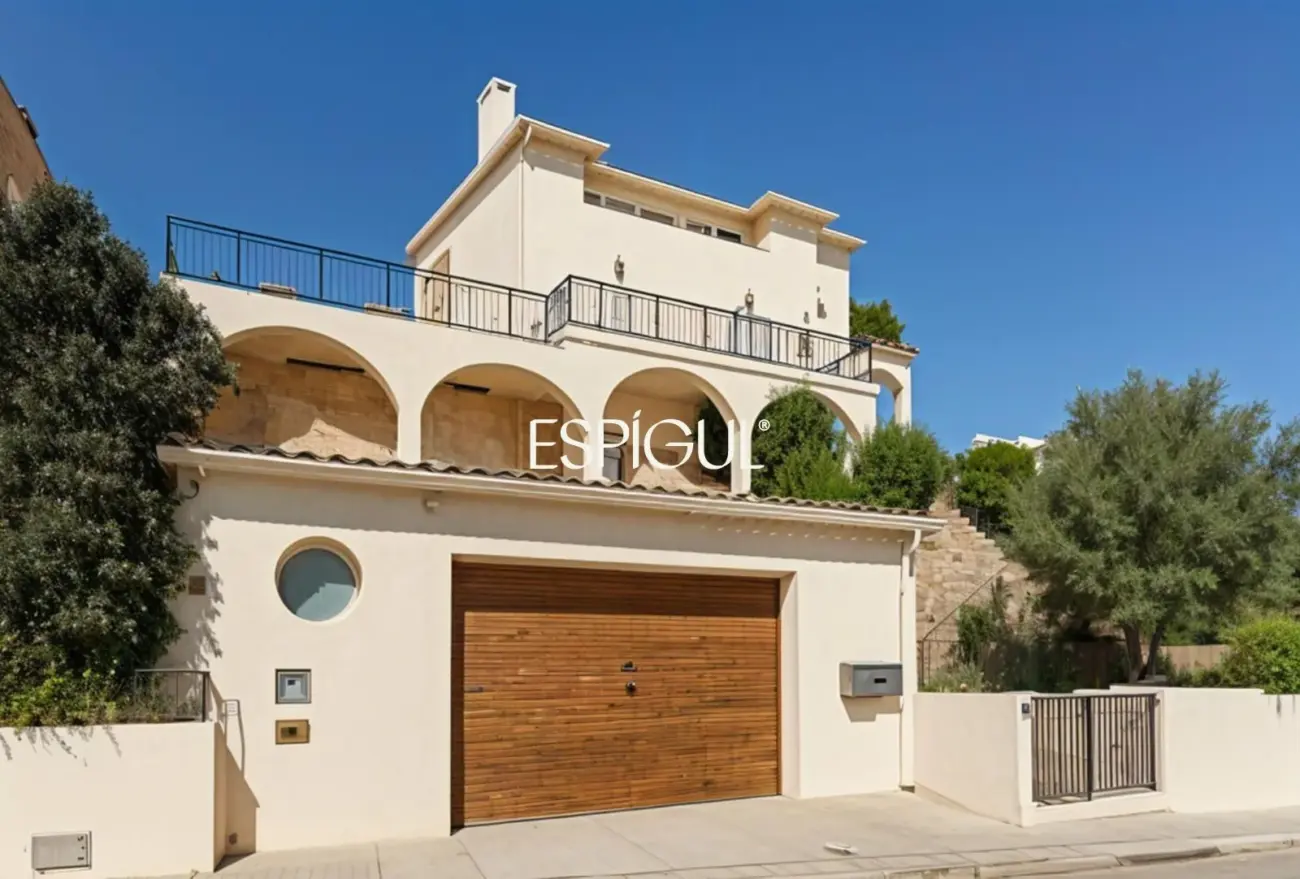 Casa independiente a reformar con excelentes vistas al mar en Alella