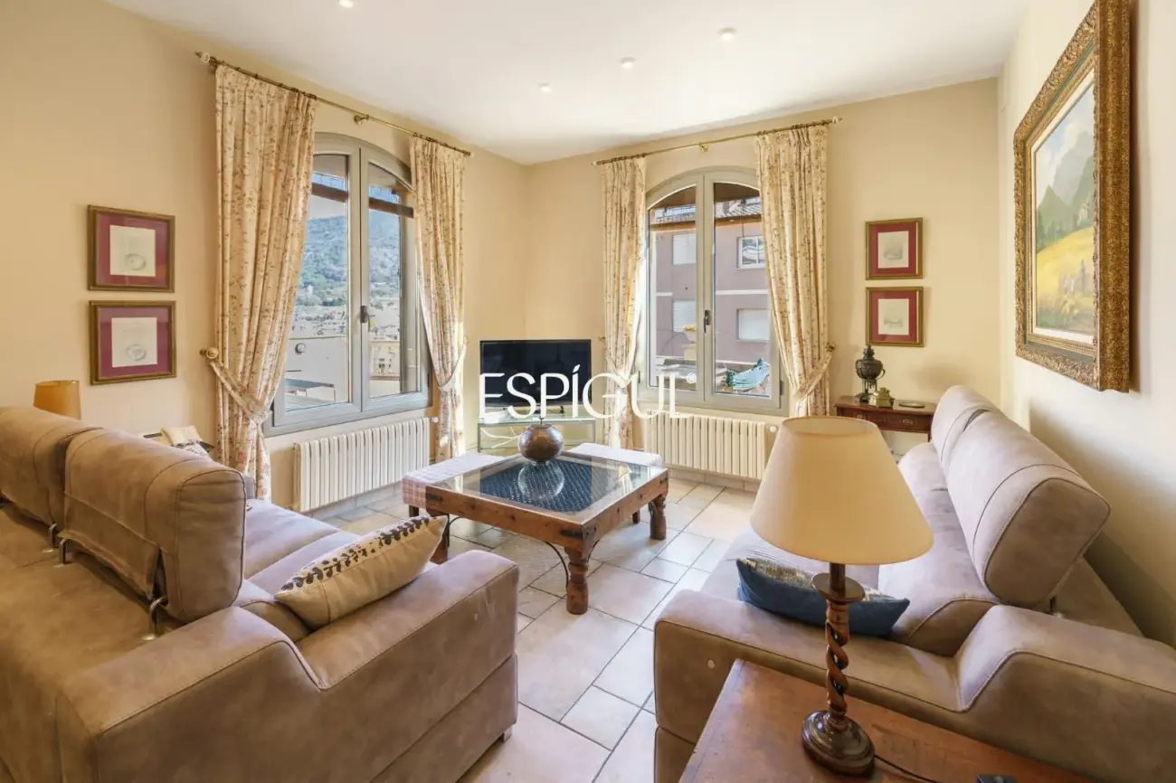 Casa independiente con jardín y piscina privada  muy próxima al centro de Teià