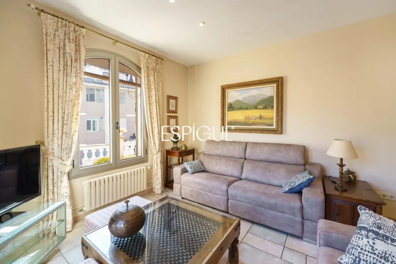 Casa independiente con jardín y piscina privada  muy próxima al centro de Teià