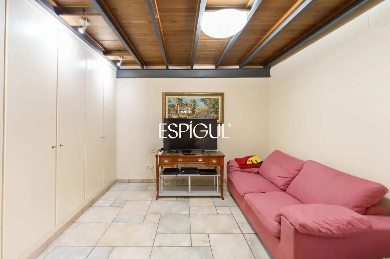 Casa independiente con jardín y piscina privada  muy próxima al centro de Teià