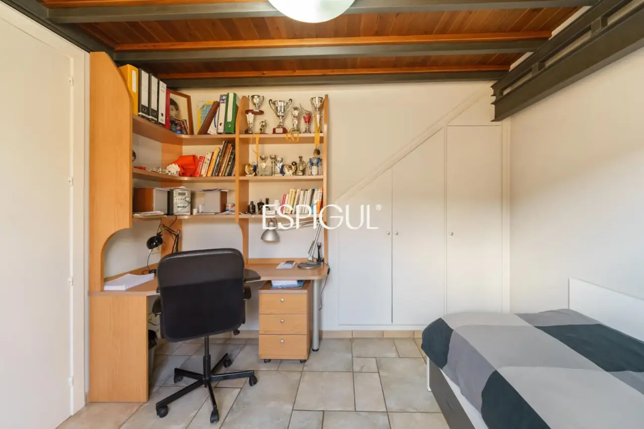 Casa independiente con jardín y piscina privada  muy próxima al centro de Teià