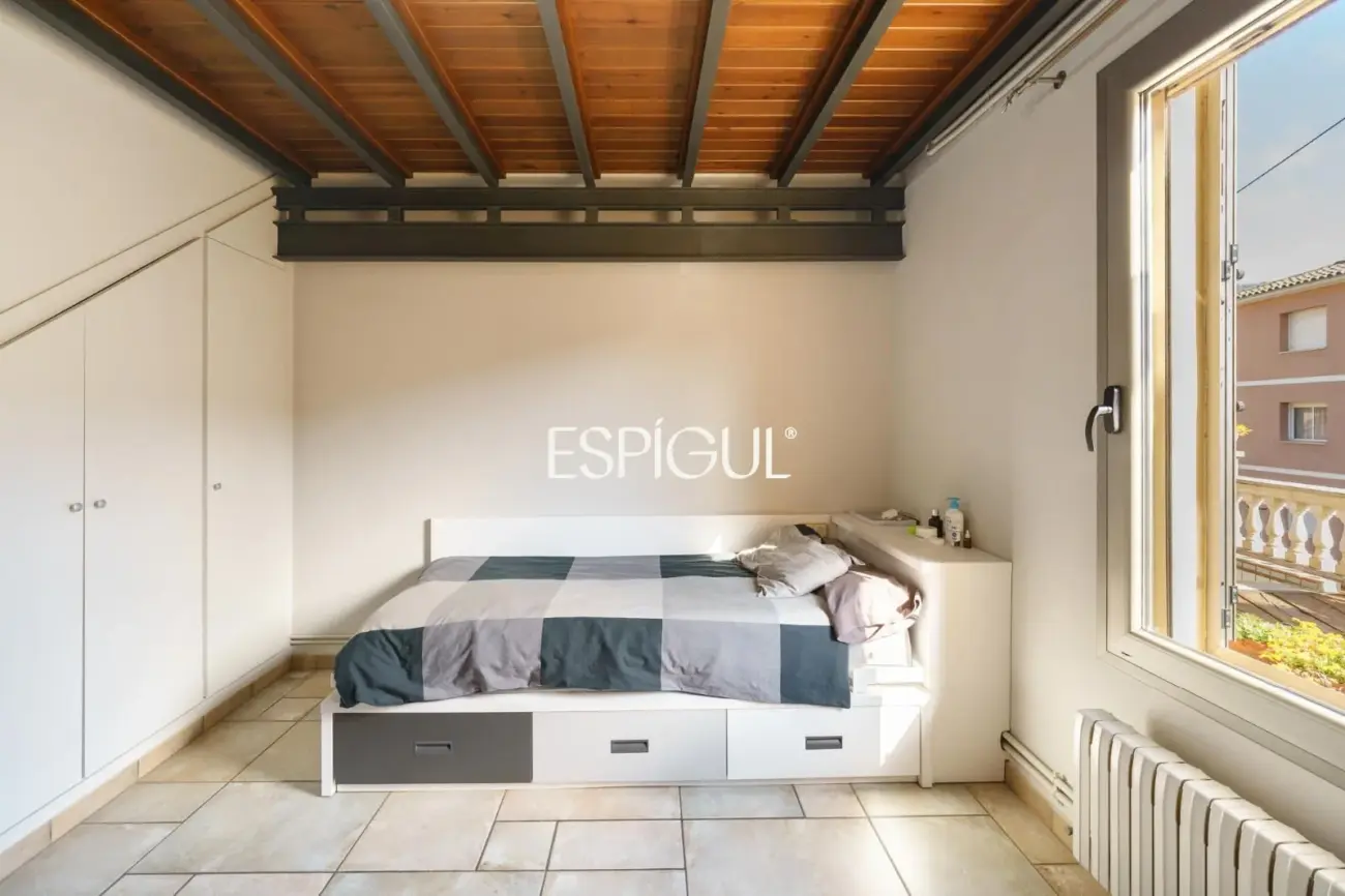 Casa independiente con jardín y piscina privada  muy próxima al centro de Teià