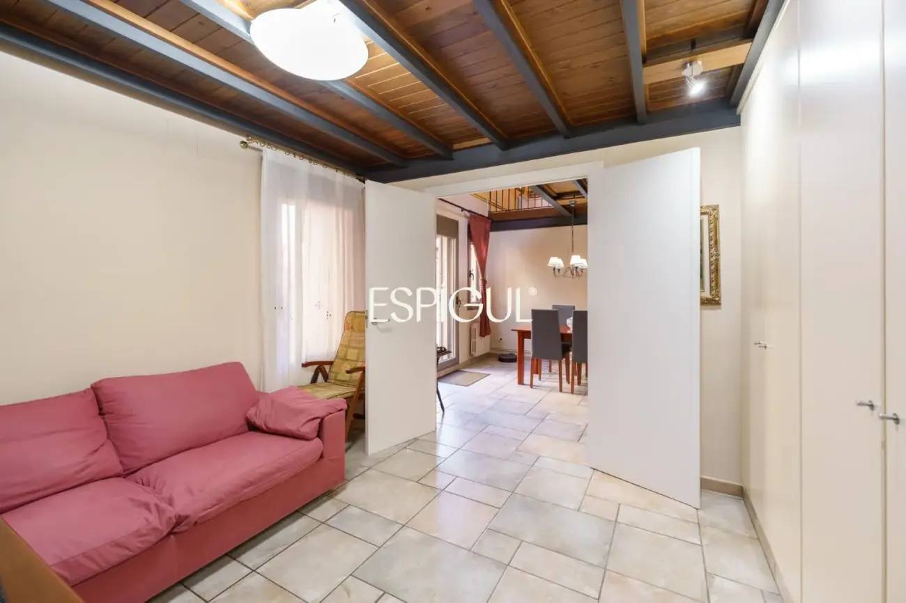 Casa independiente con jardín y piscina privada  muy próxima al centro de Teià