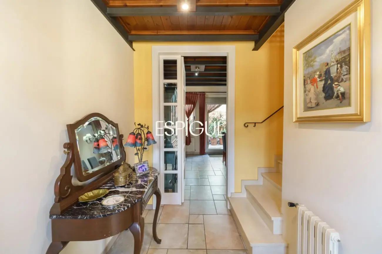 Casa independiente con jardín y piscina privada  muy próxima al centro de Teià