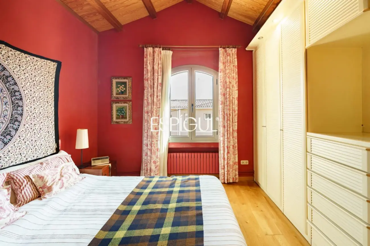 Casa independiente con jardín y piscina privada  muy próxima al centro de Teià