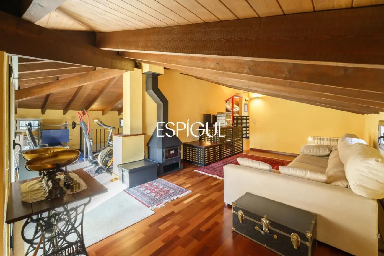 Casa independiente con jardín y piscina privada  muy próxima al centro de Teià