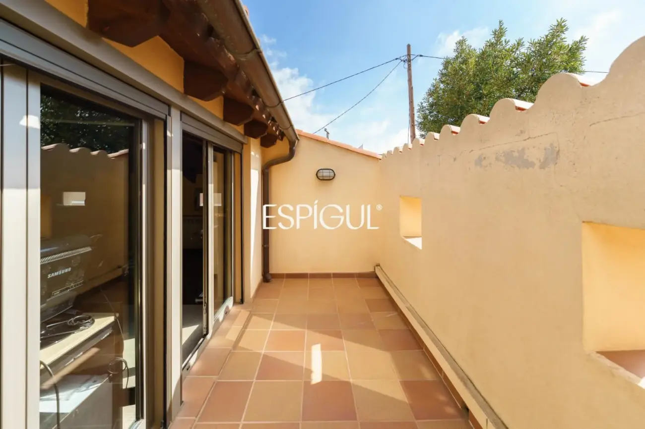 Casa independiente con jardín y piscina privada  muy próxima al centro de Teià