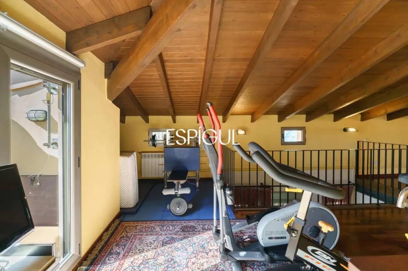 Casa independiente con jardín y piscina privada  muy próxima al centro de Teià