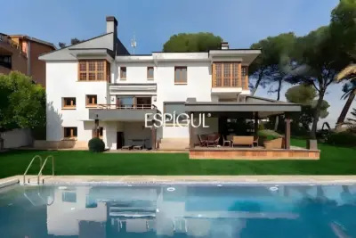 Gran casa unifamiliar junto al campo de Golf de Sant Cugat