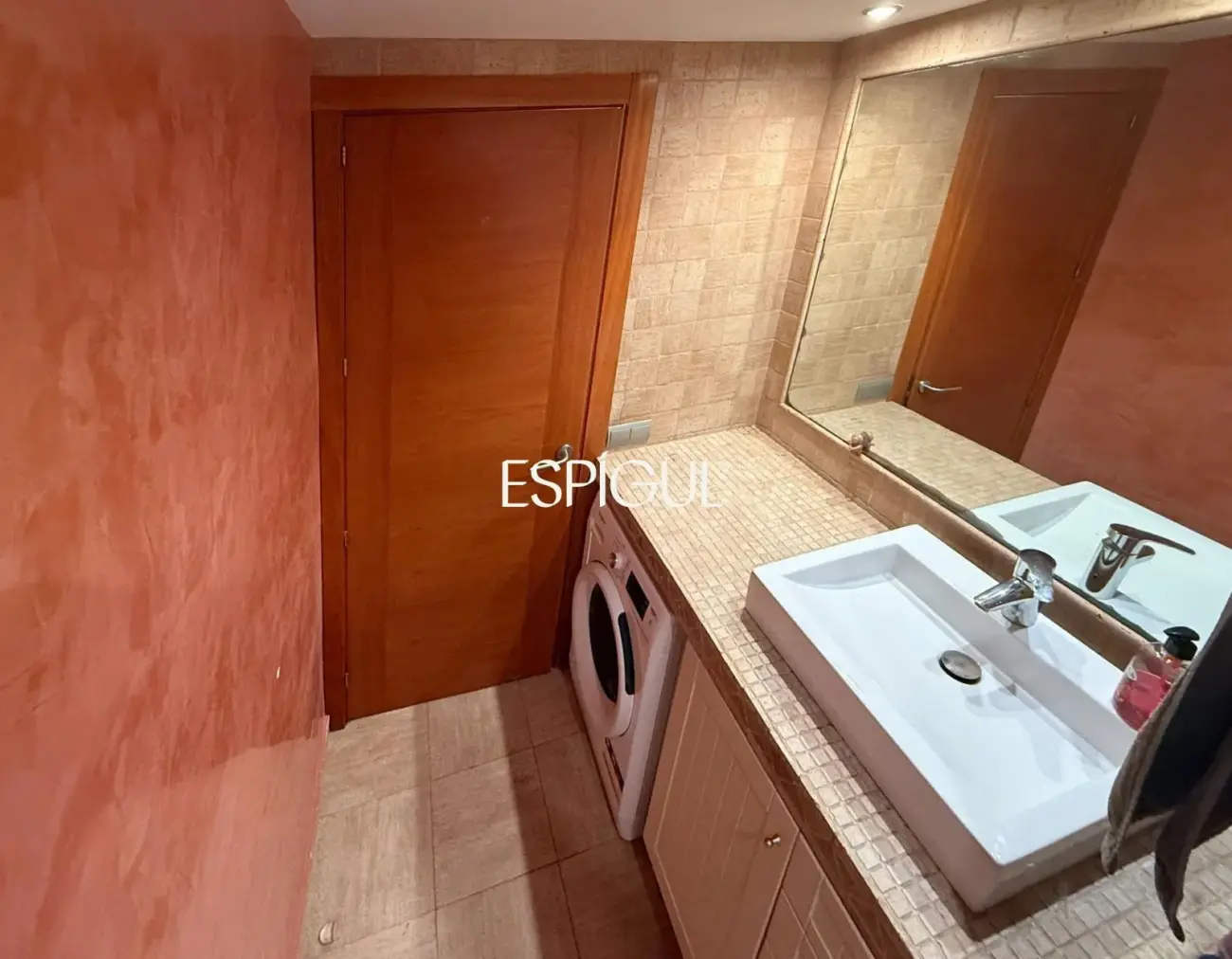 Coqueto y céntrico ático con vistas sobre Alella