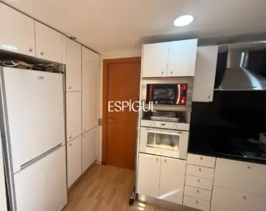 Coqueto y céntrico ático con vistas sobre Alella