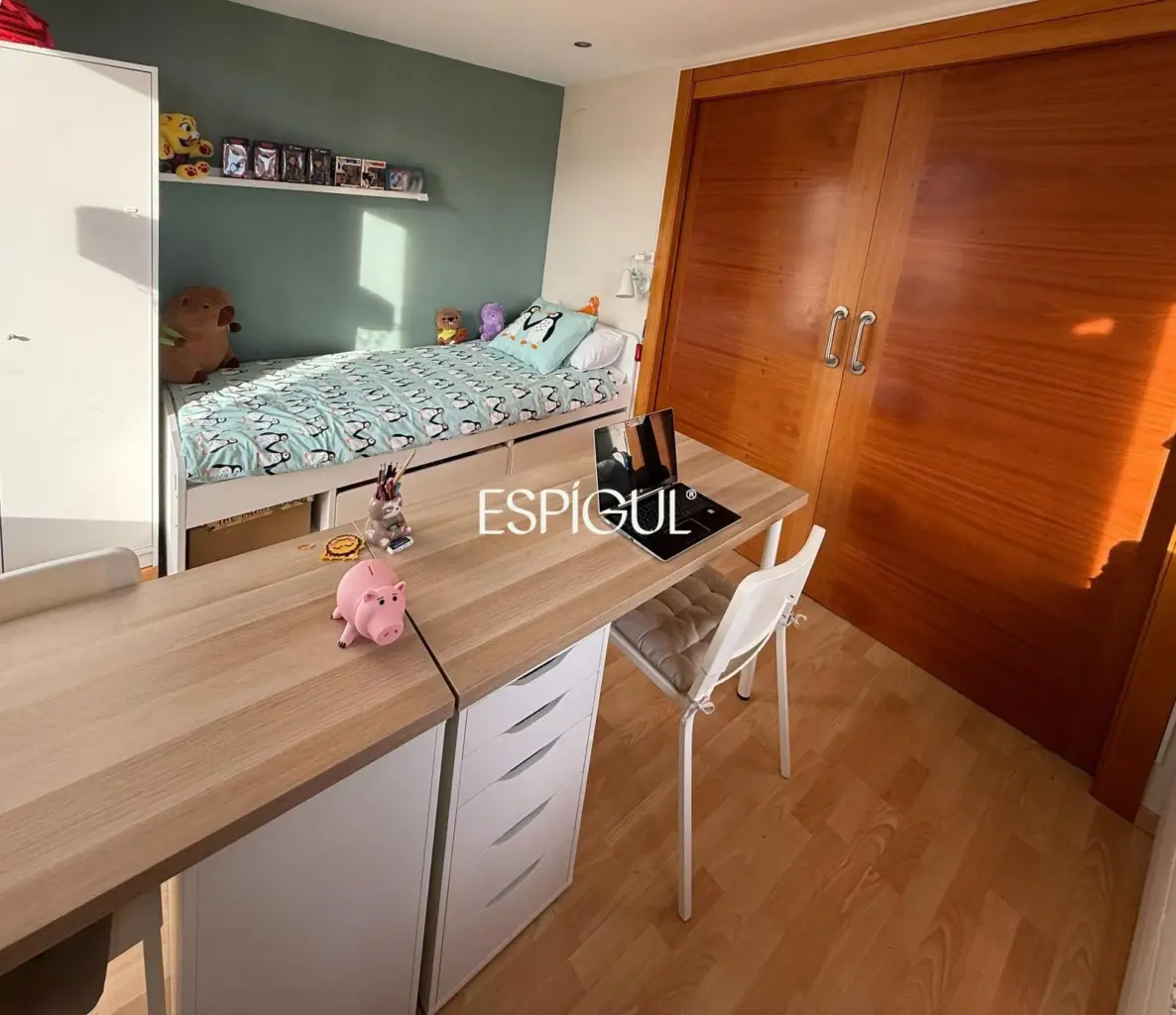 Coqueto y céntrico ático con vistas sobre Alella