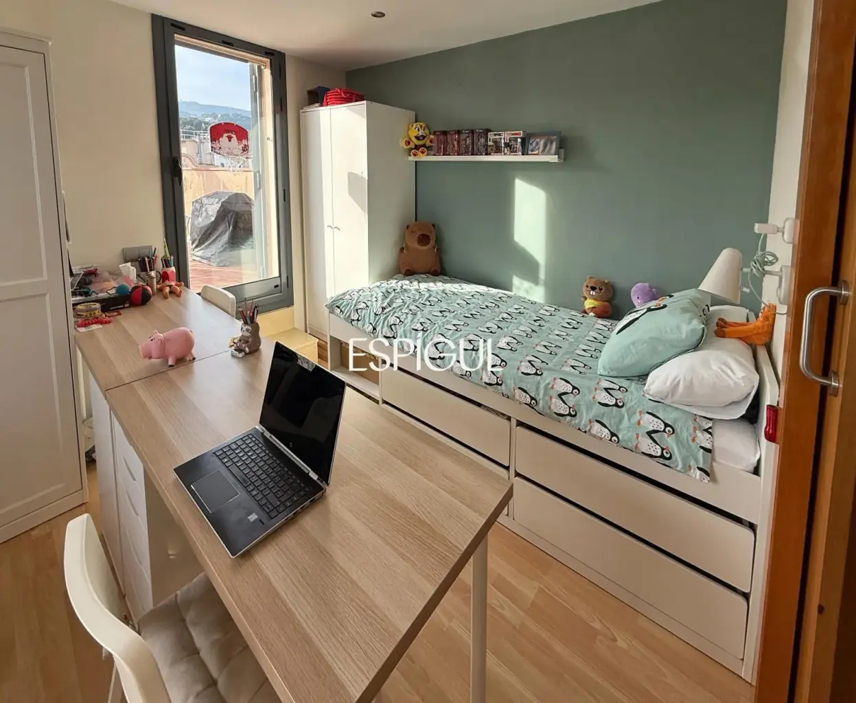 Coqueto y céntrico ático con vistas sobre Alella