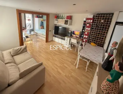 Coqueto y céntrico ático con vistas sobre Alella