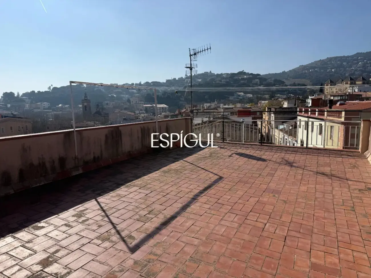 Coqueto y céntrico ático con vistas sobre Alella