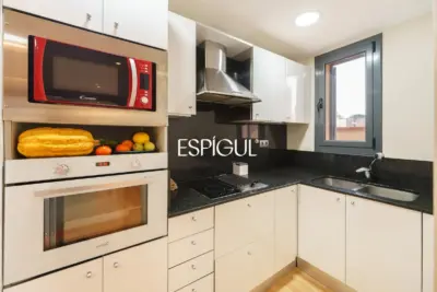 Acollidor i cèntric àtic amb vistes sobre Alella